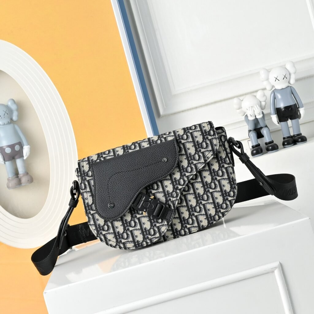 Dior Sacoche Saddle Cannage noire à bandoulière