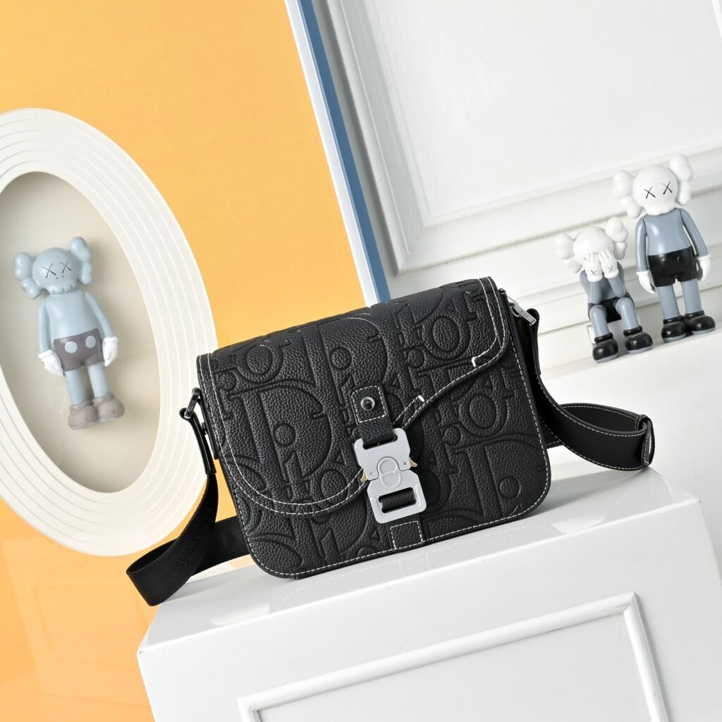 Dior Sacoche CD Diamond noire à fermoir