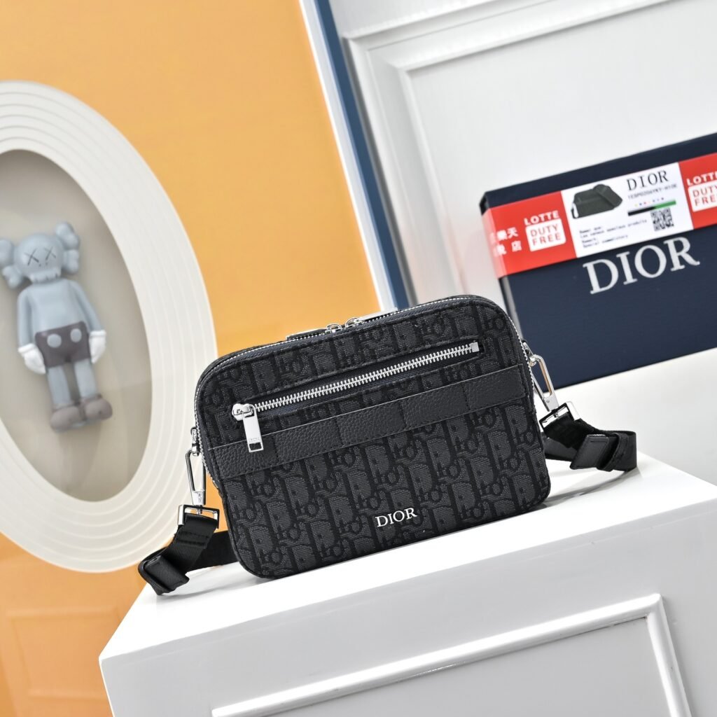 Dior Sacoche noire à bande Dior