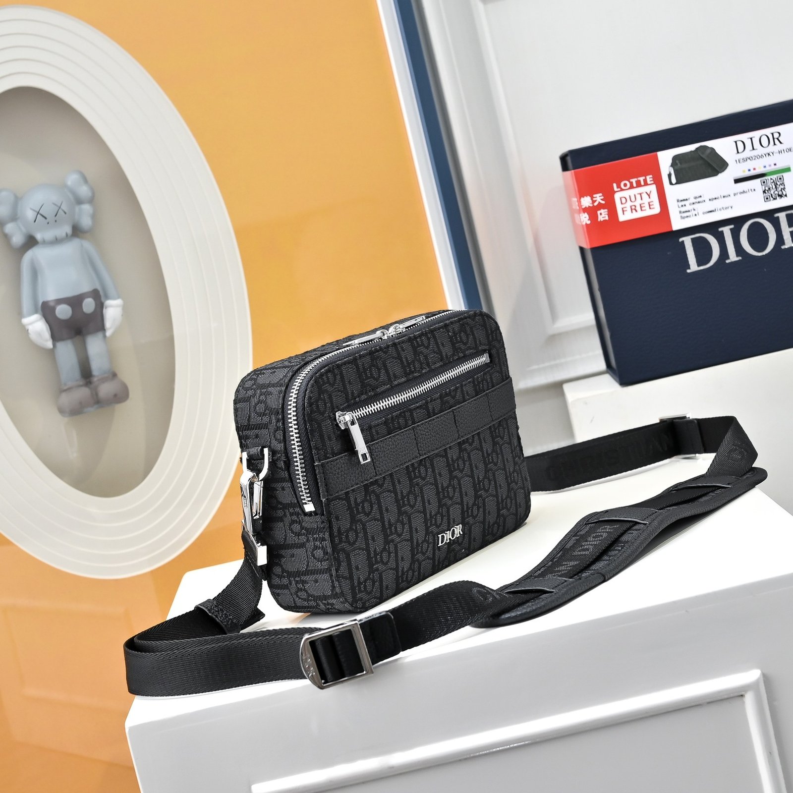 Dior Sacoche noire à bande Dior