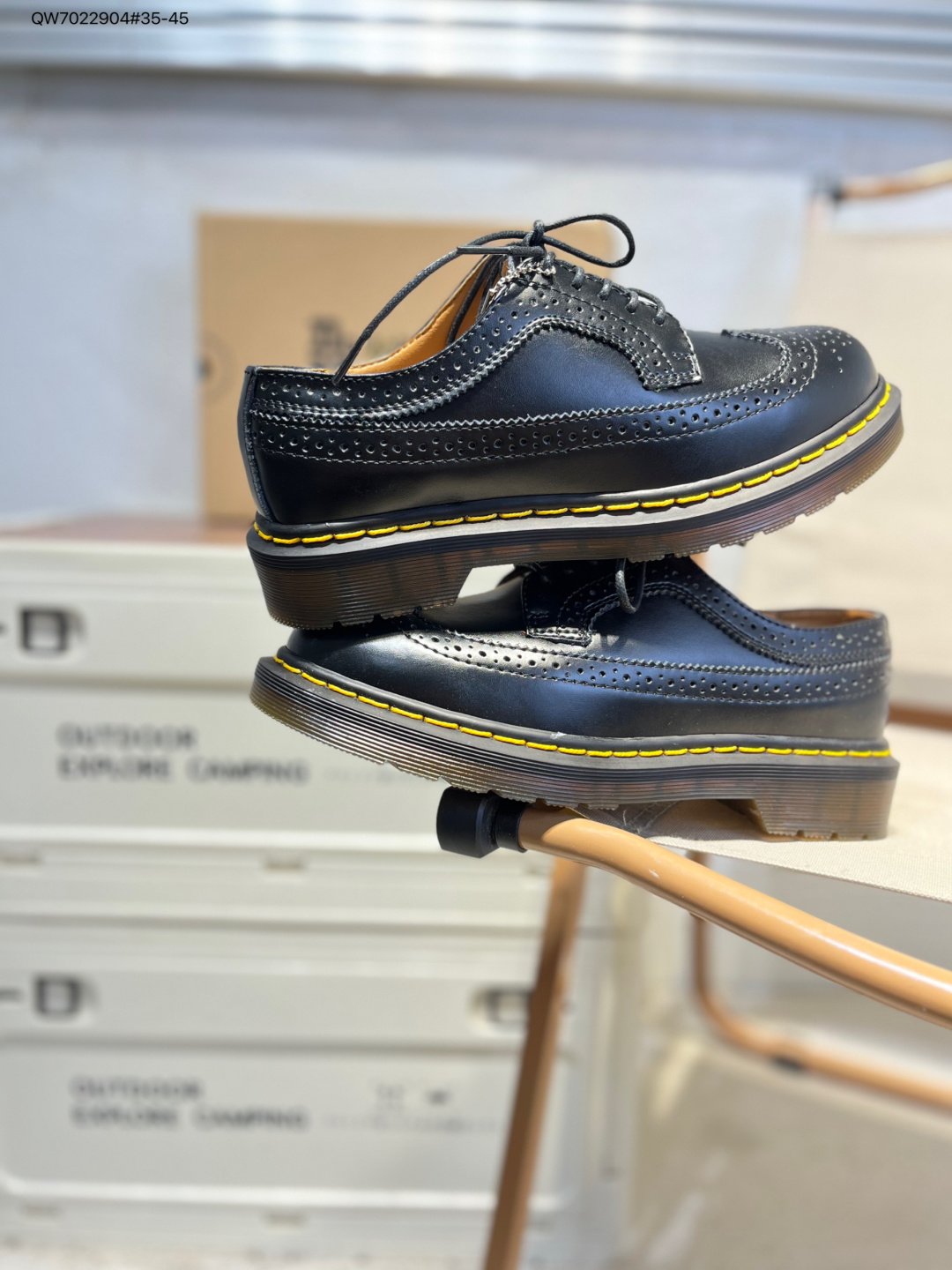 Dr. Martens chaussures basses à semelle crantée