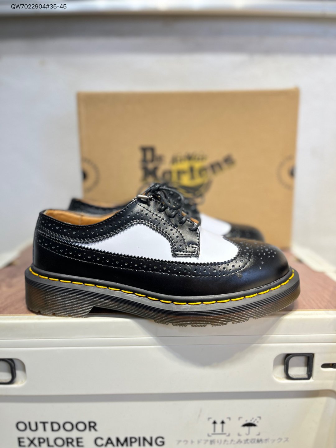 Dr. Martens chaussures basses à semelle crantée