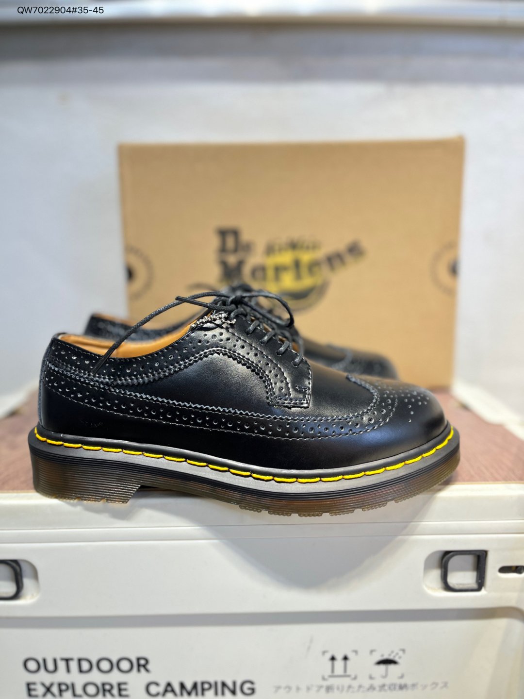 Dr. Martens chaussures basses à semelle crantée