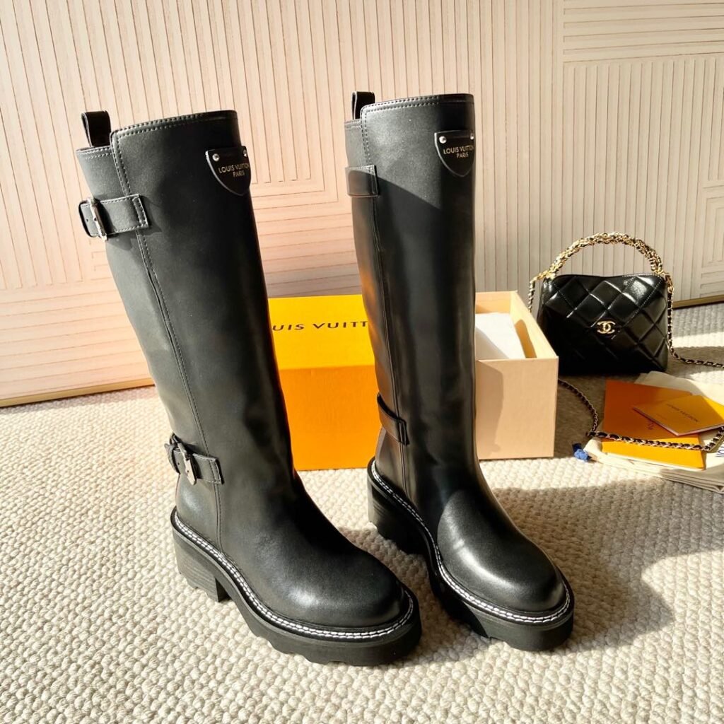 Louis Vuitton Bottes cavalières à brides LV