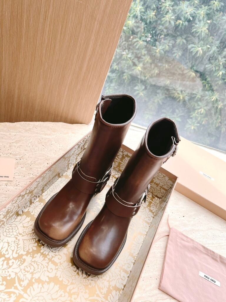 Miu Miu Bottes à boucle