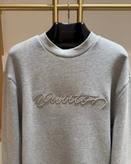Louis Vuitton Vuitton signature brodée