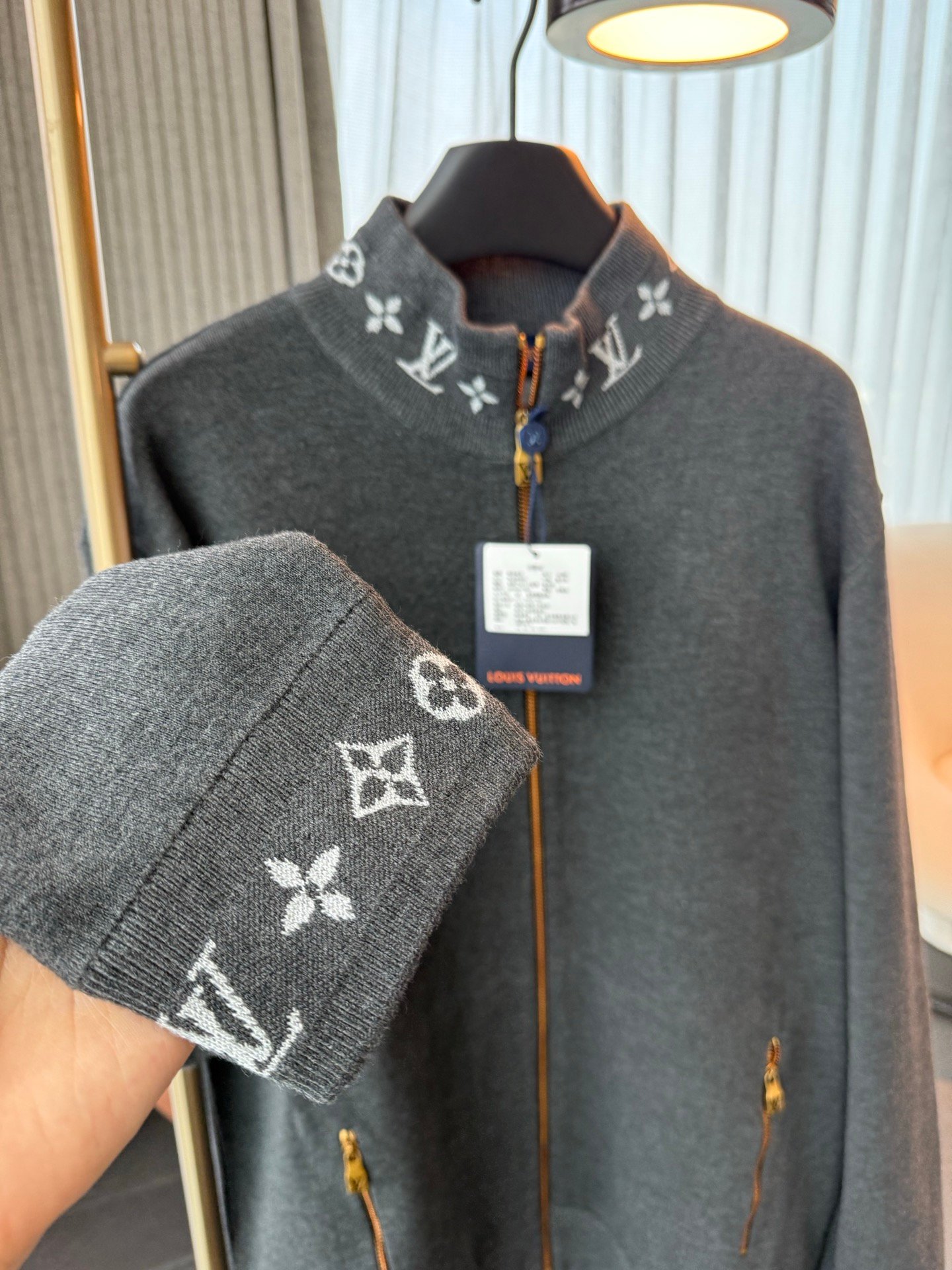 Louis Vuitton Monogram gilet zippé col montant
