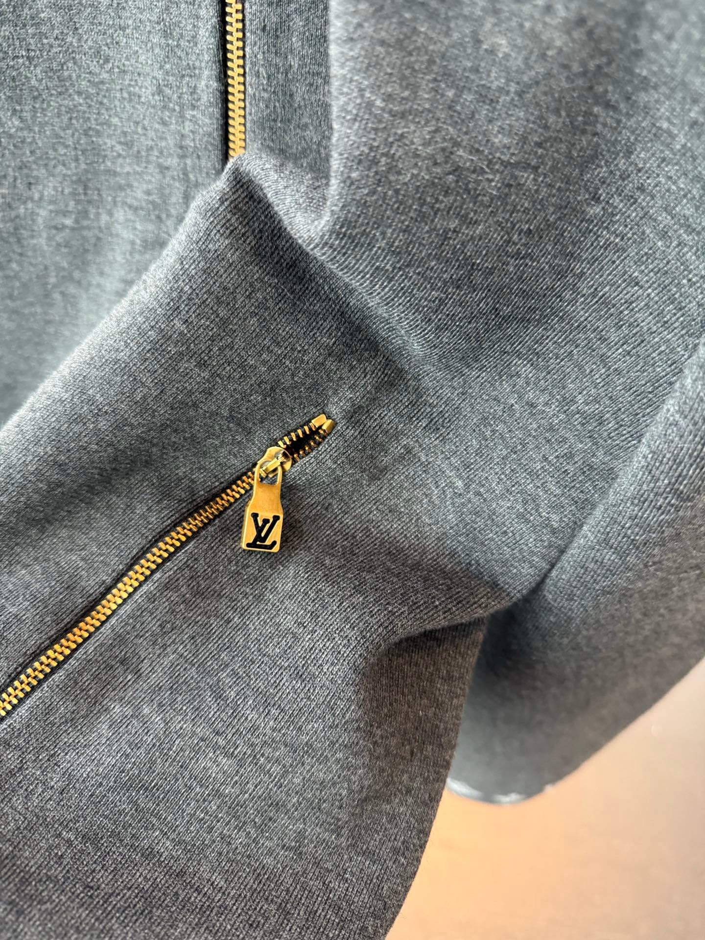 Louis Vuitton Monogram gilet zippé col montant