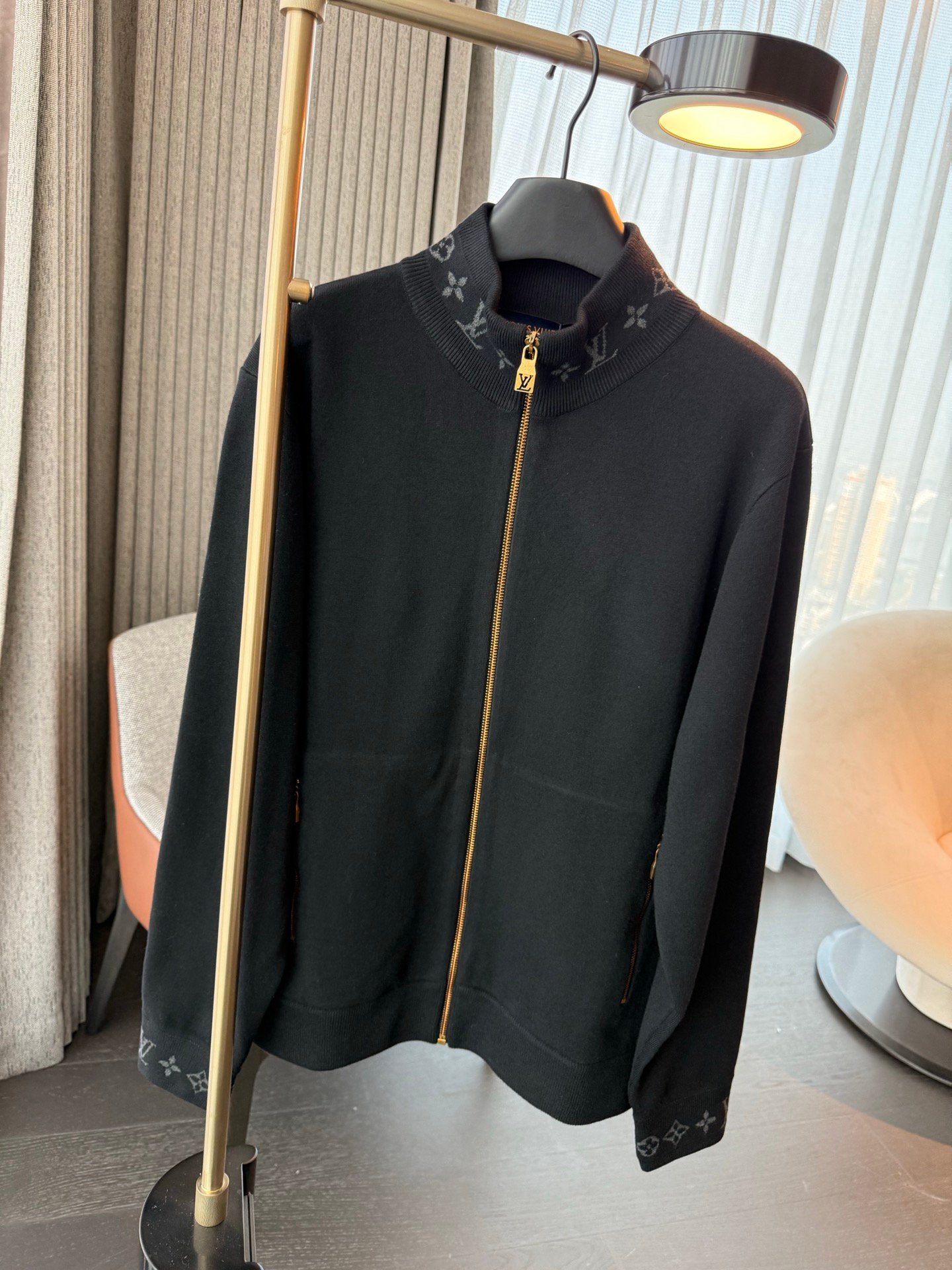 Louis Vuitton Monogram gilet zippé col montant