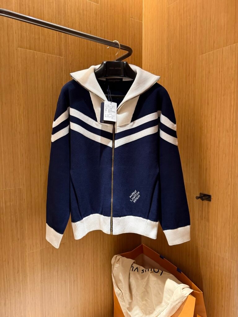 Louis Vuitton Marinière zip col montant