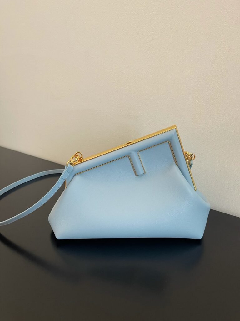 Fendi First petit sac bleu clair