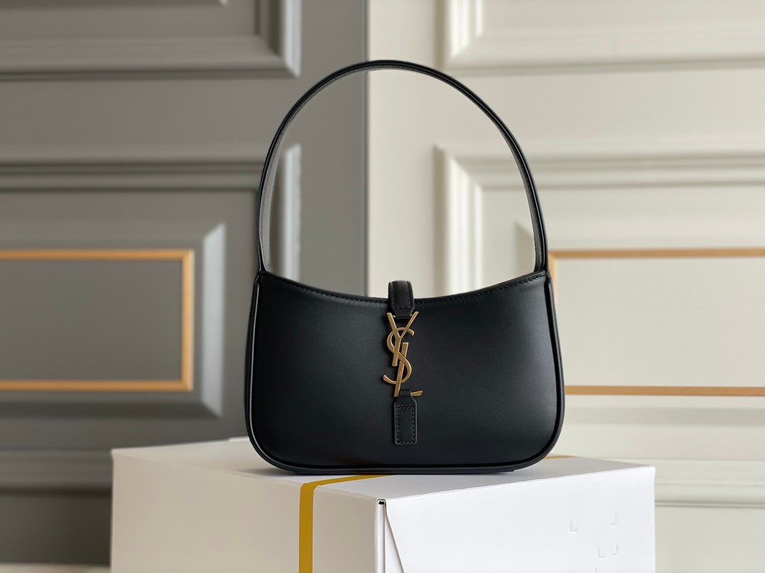 Saint Laurent Le 5 à 7 noir Cassandre