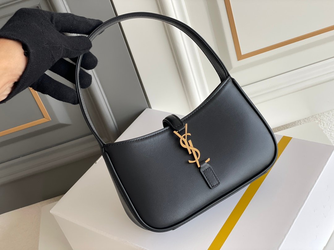 Saint Laurent Le 5 à 7 noir Cassandre