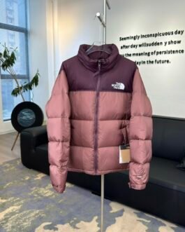 The North Face Doudoune Nuptse bordeaux et rose