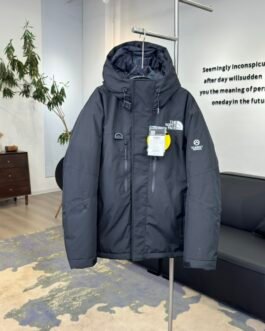 The North Face Parka longue noire à capuche