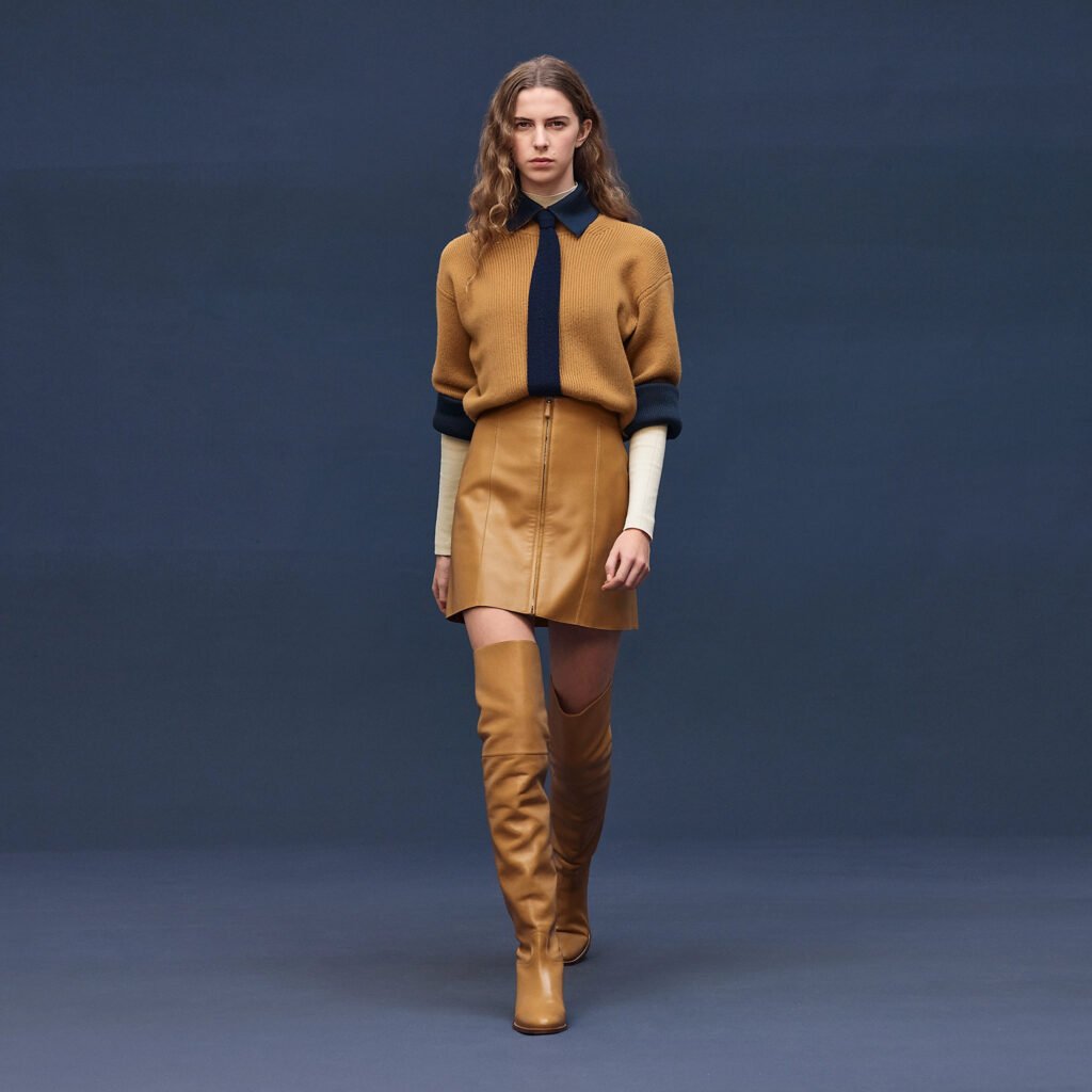 Hermès Ensemble Femme 6H2657DUND Pull & Mini-Jupe Trapèze – Automne-Hiver 2026