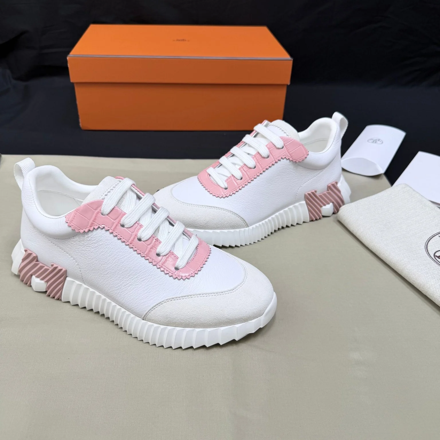 Hermès Bouncing sneakers blanc et rose