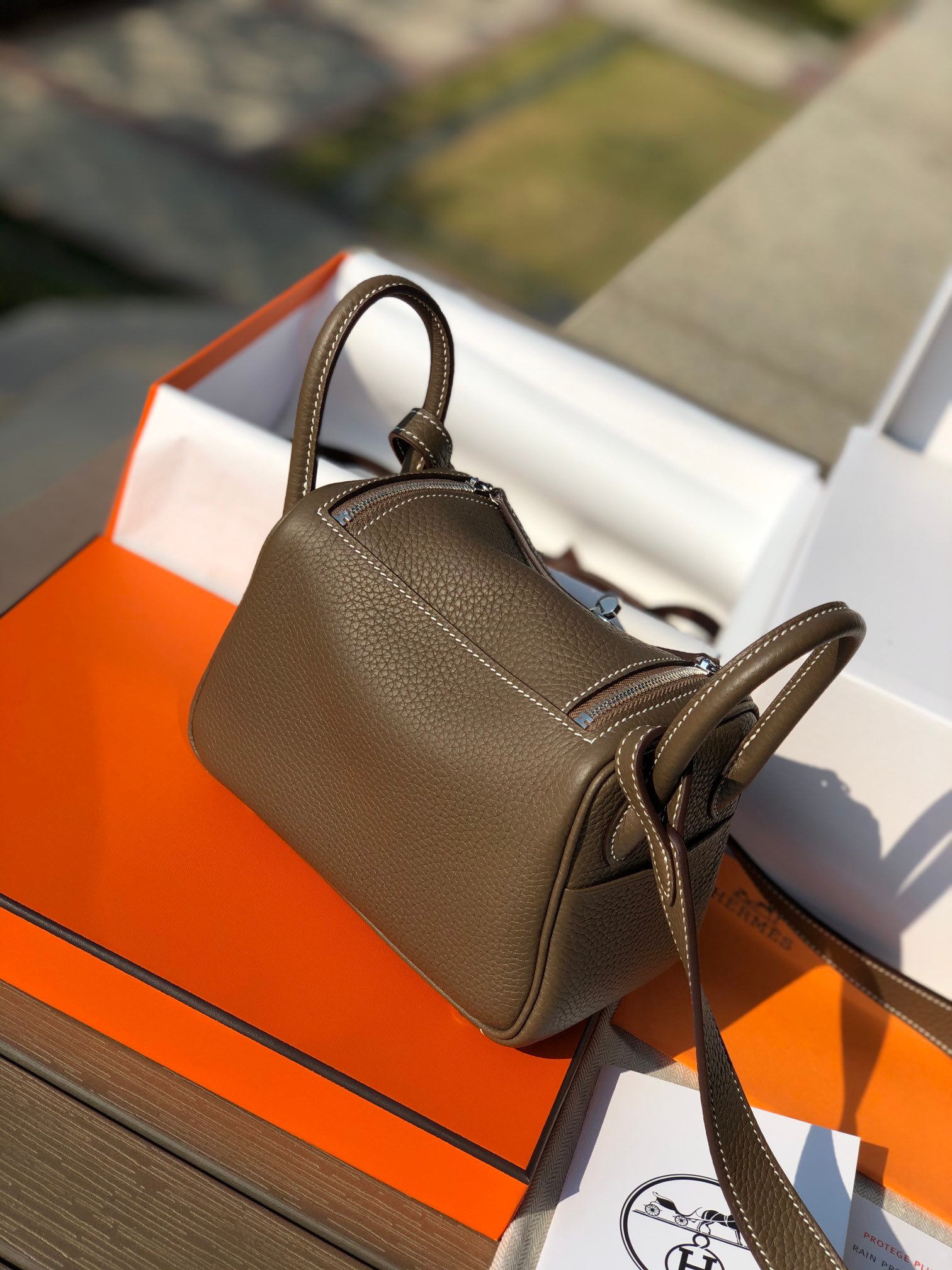 Hermès Lindy II Mini sac étoupe – Image 2
