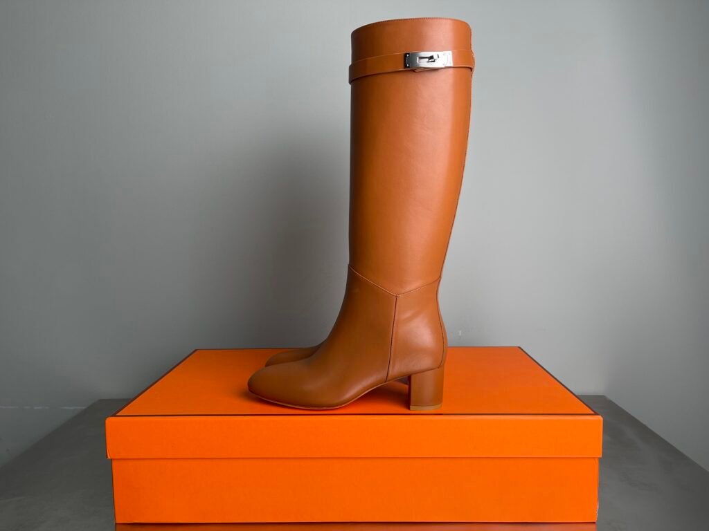 Hermès Story 50 bottes en cuir gold