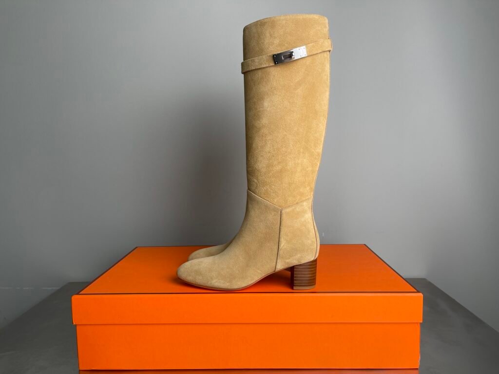 Hermès Story 50 bottes en veau velours beige