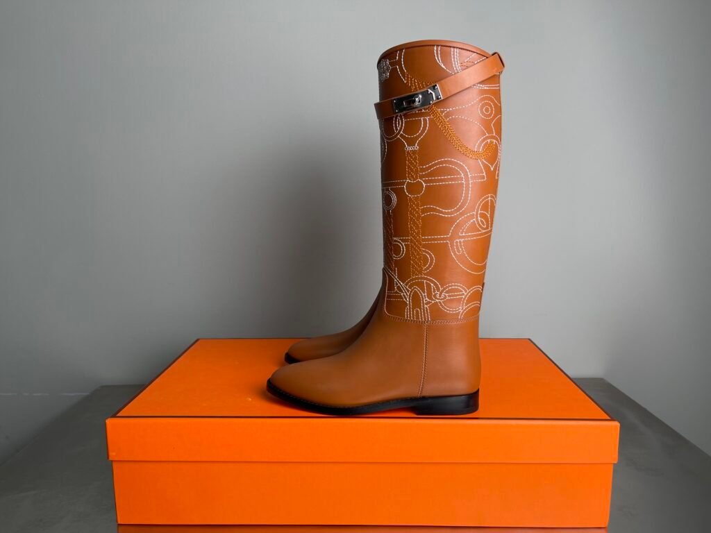 Hermès Story 50 bottes imprimées camel