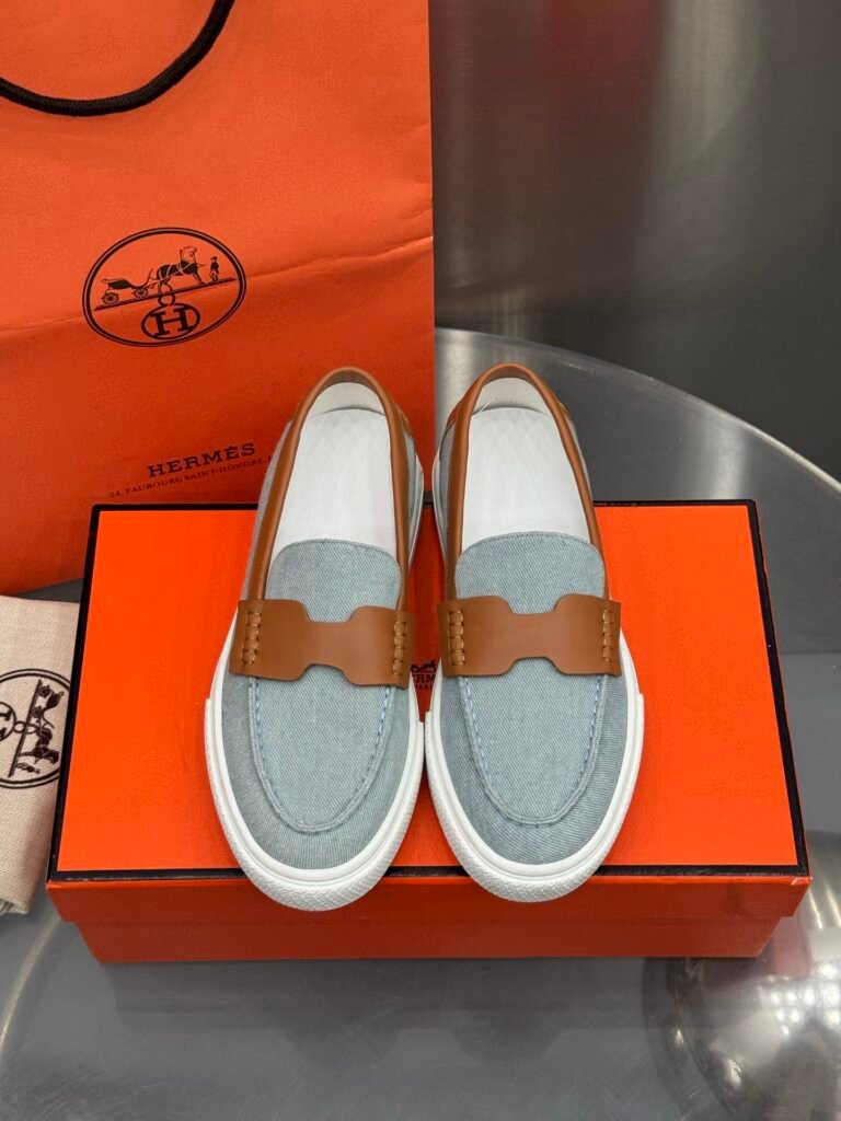 Hermès Job mocassins en toile grise et cuir camel