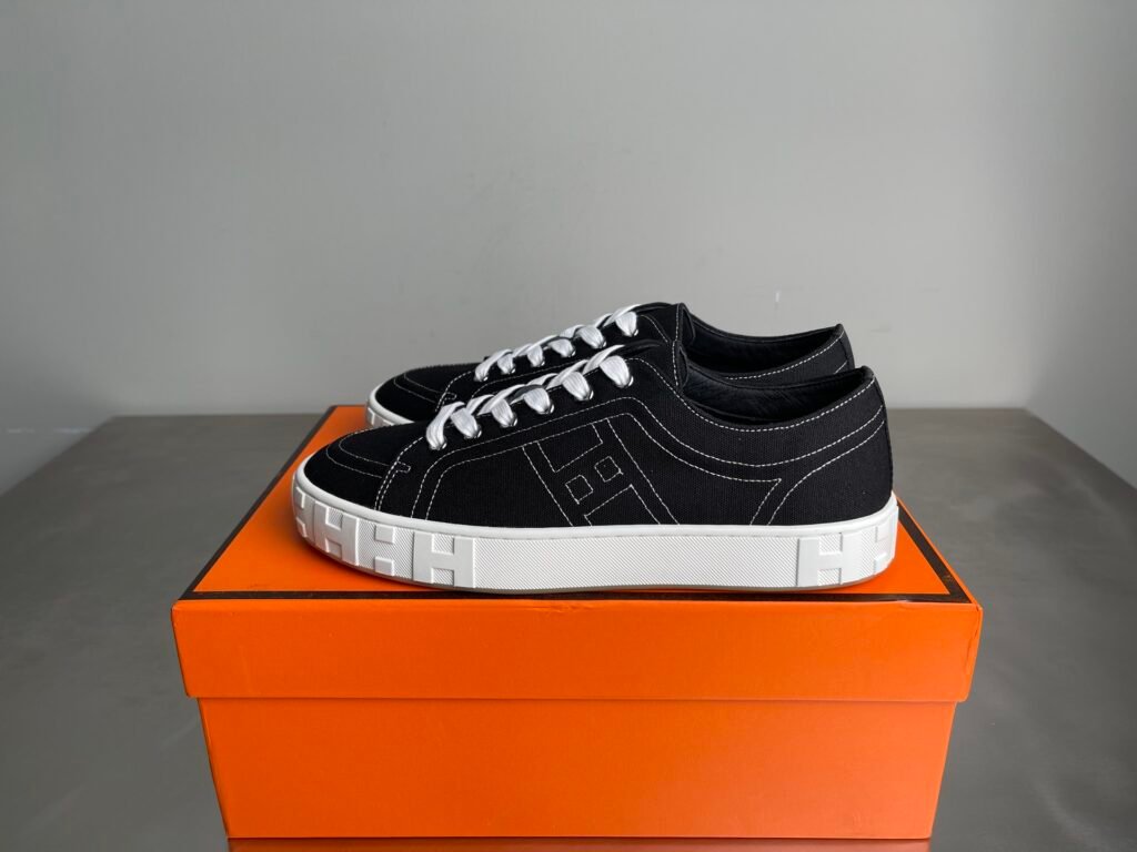 Hermès Baskets basses H en toile noire