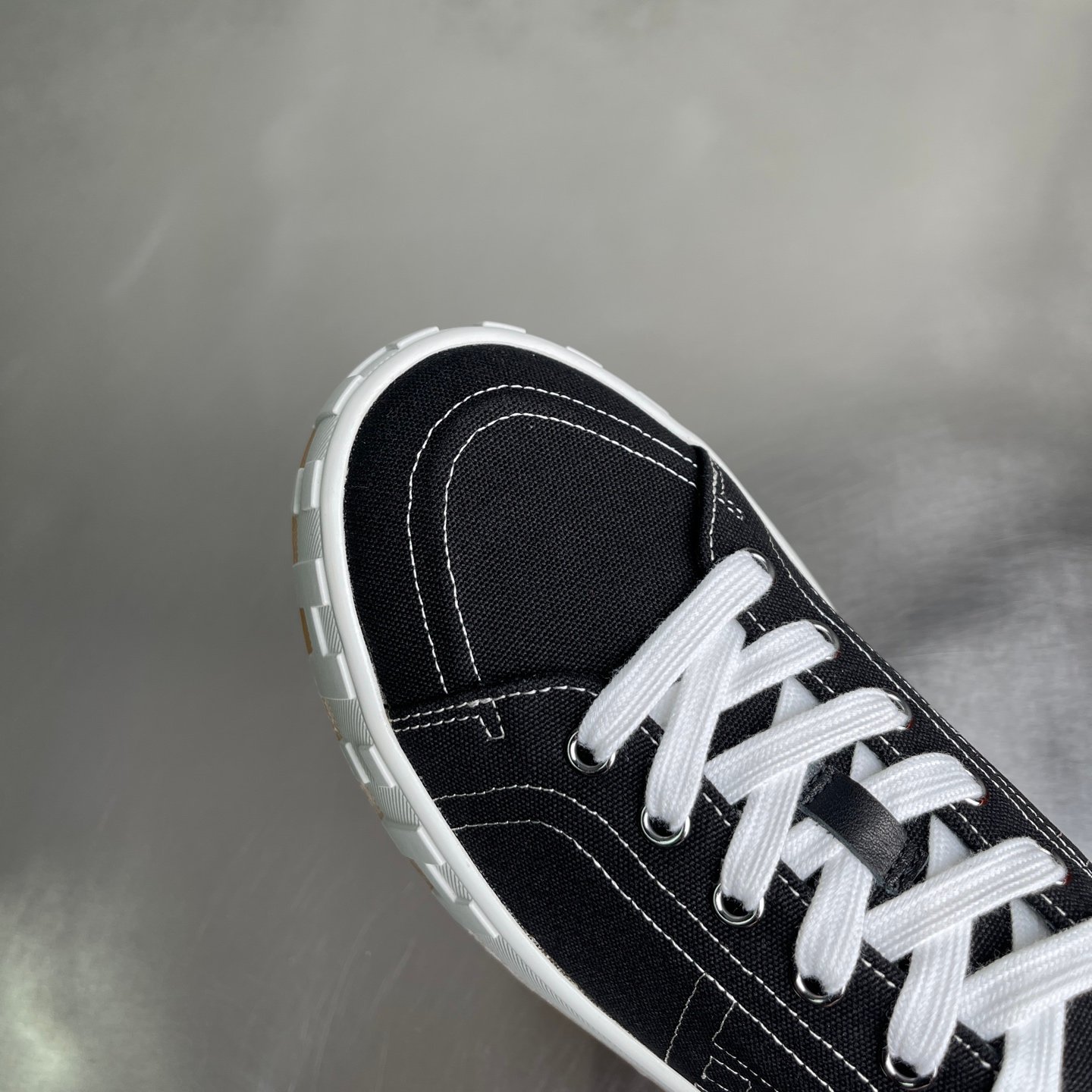 Hermès Baskets basses H en toile noire – Image 5