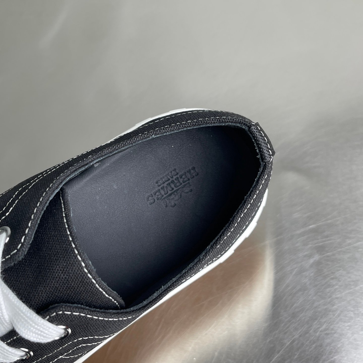 Hermès Baskets basses H en toile noire – Image 8