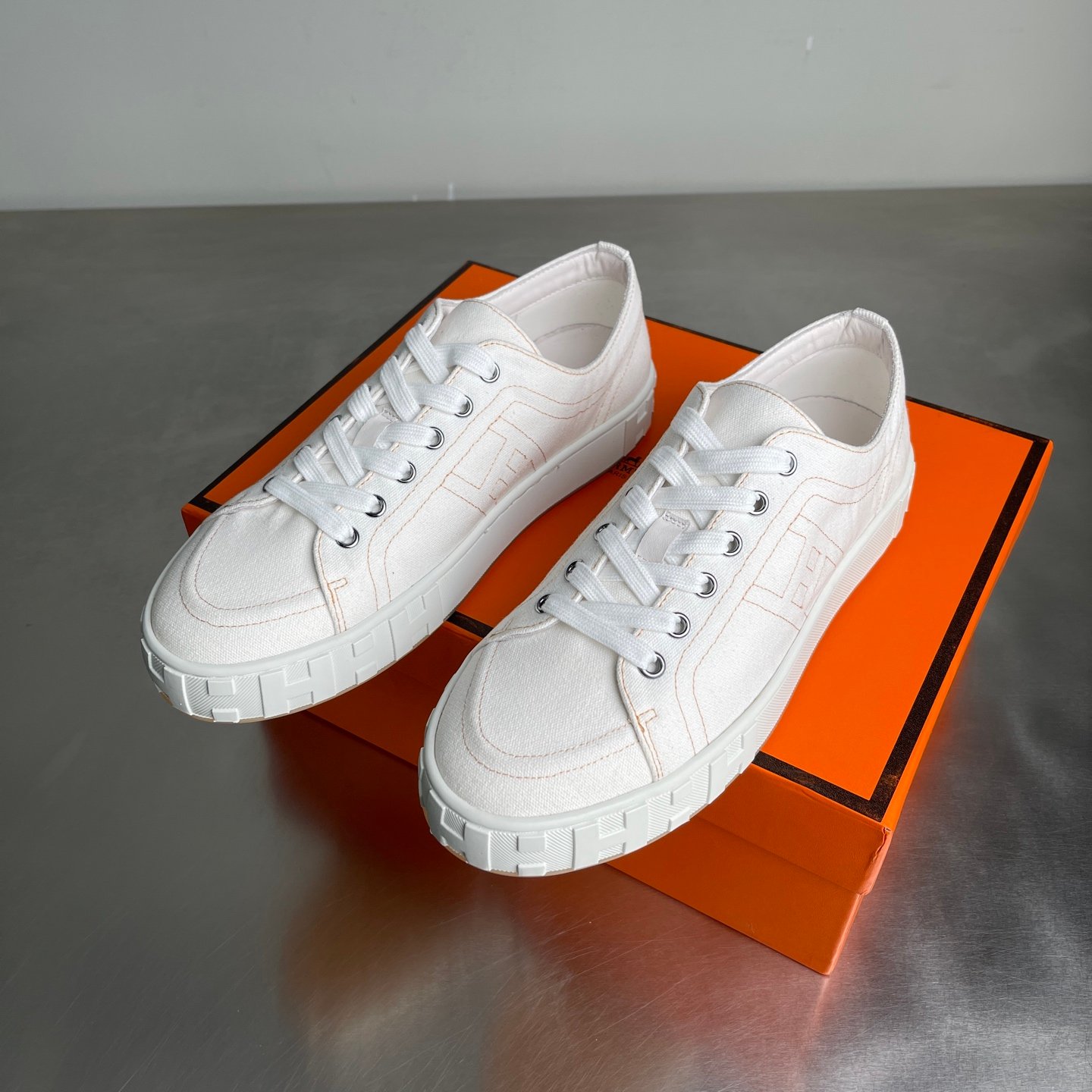Hermès Baskets basses H en toile écrue