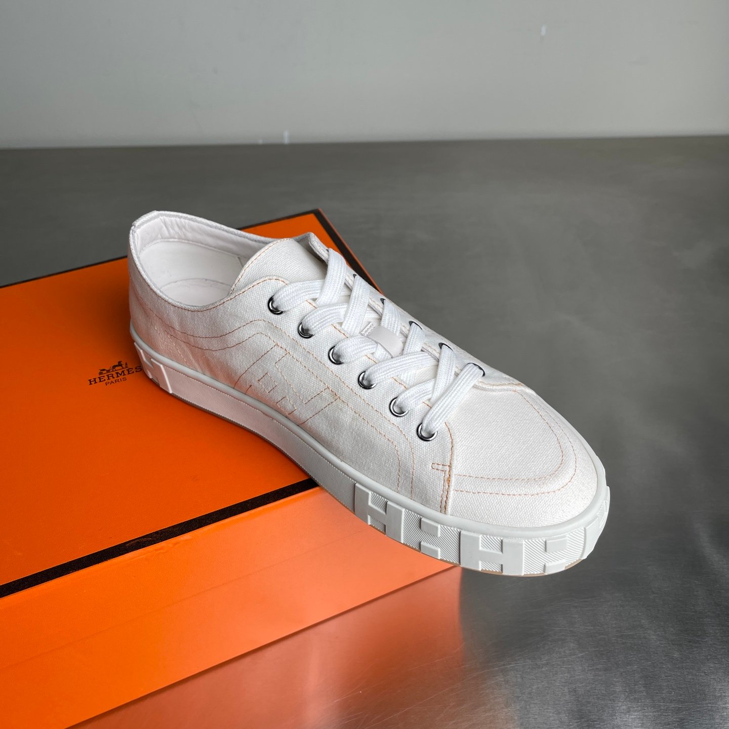 Hermès Baskets basses H en toile écrue