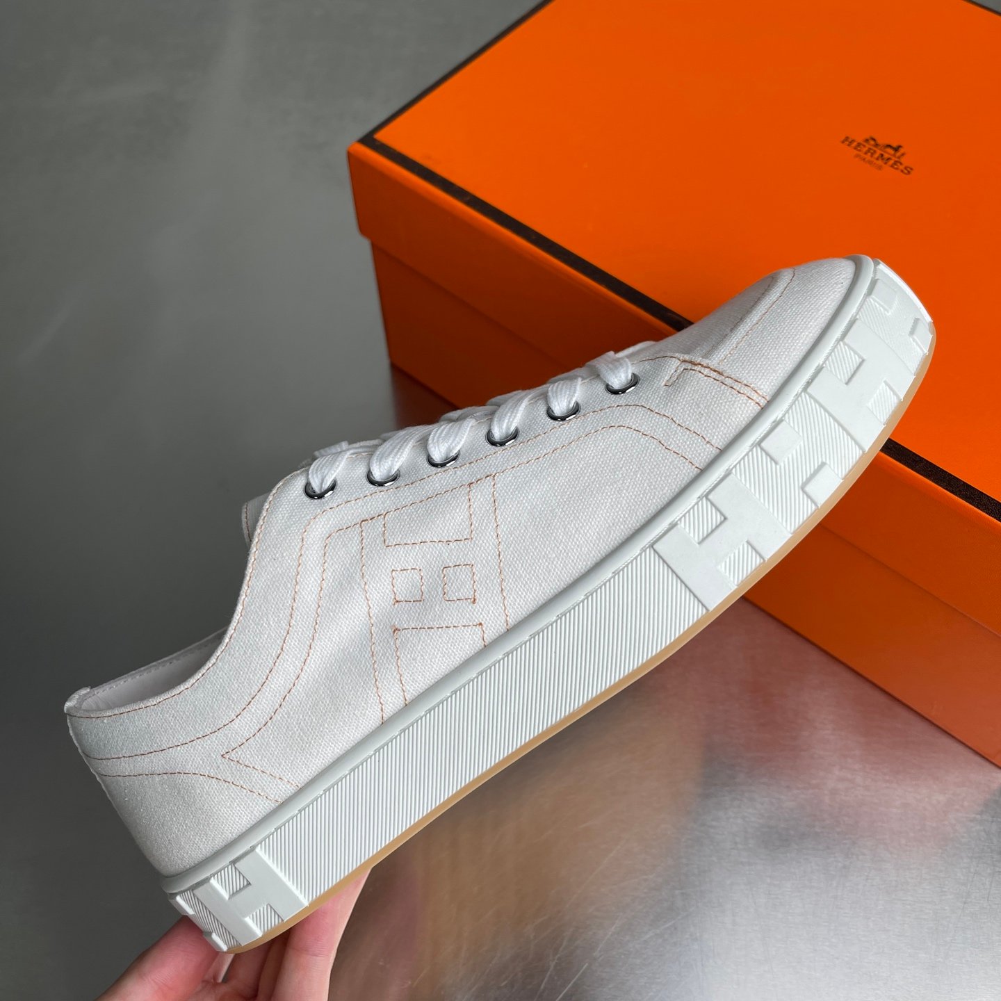 Hermès Baskets basses H en toile écrue