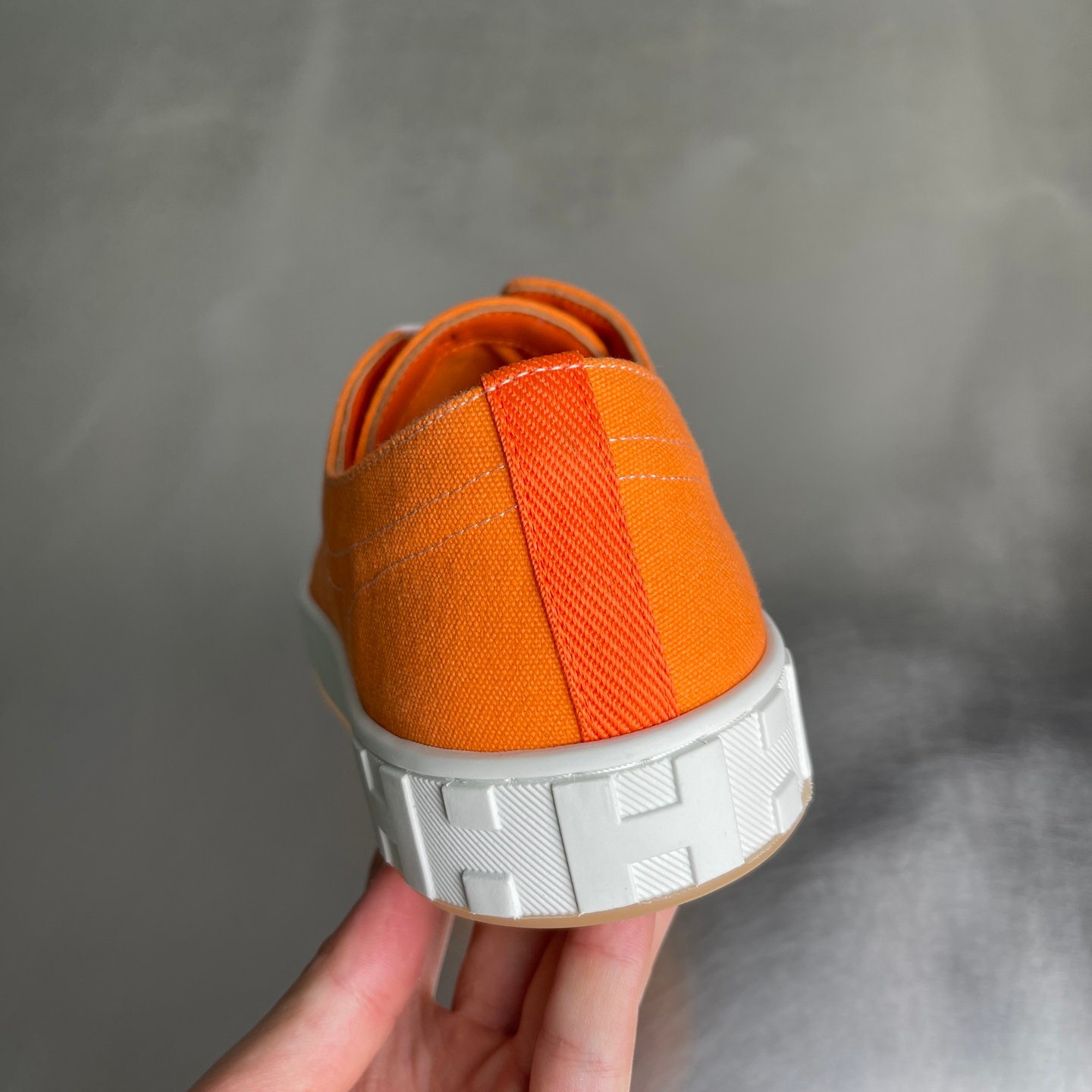 Hermès Baskets basses H en toile orange – Image 7