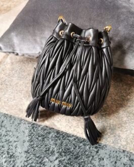 Miu Miu Sac seau matelassé – Noir