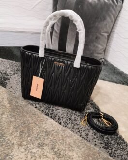 Miu Miu Sac à main matelassé – Noir