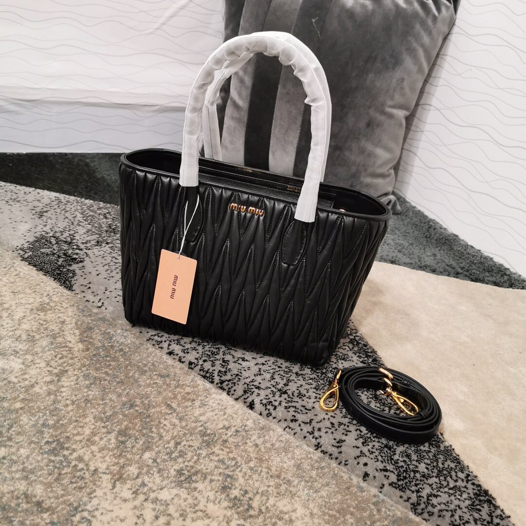 Miu Miu Sac à main matelassé – Noir