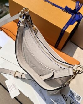 Louis Vuitton Loop Hobo – Blanc cassé