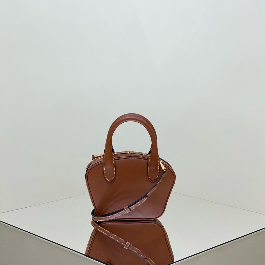 Celine Triomphe Mini – Marron