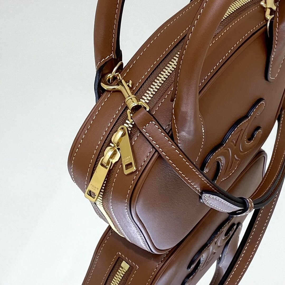 Celine Triomphe Mini – Marron