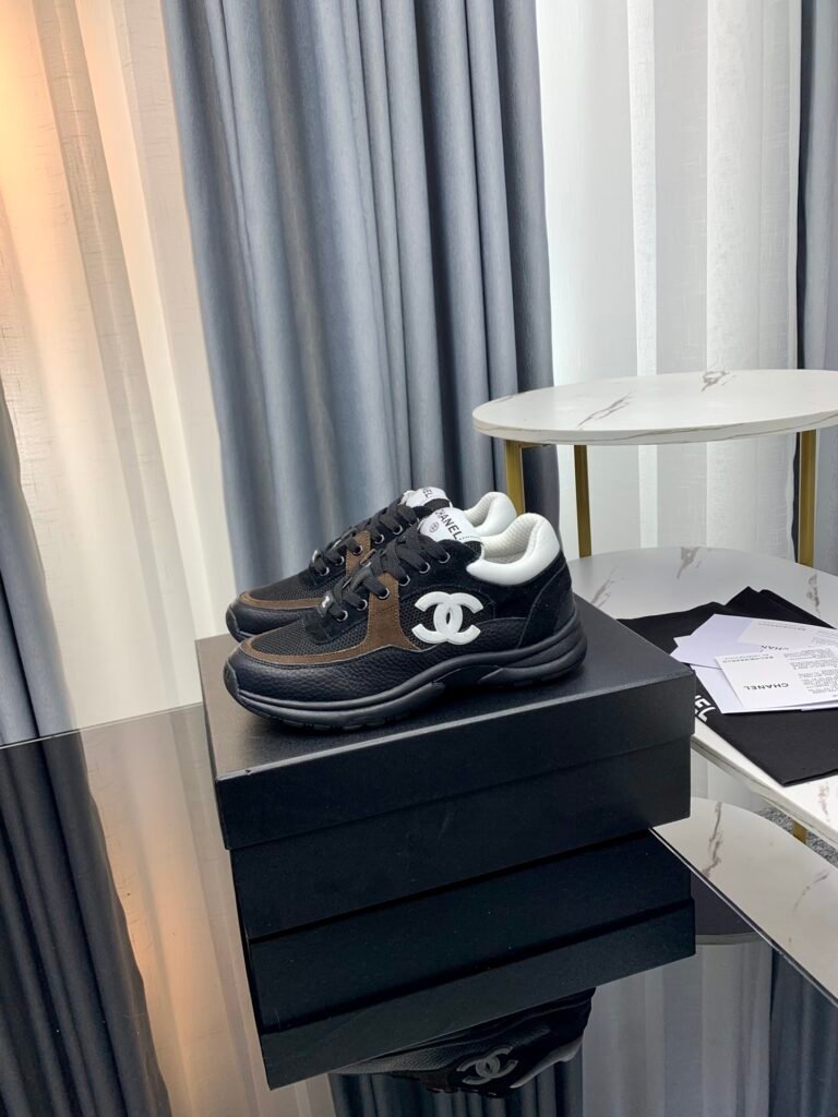 Chanel Baskets CC à semelle chunky noir