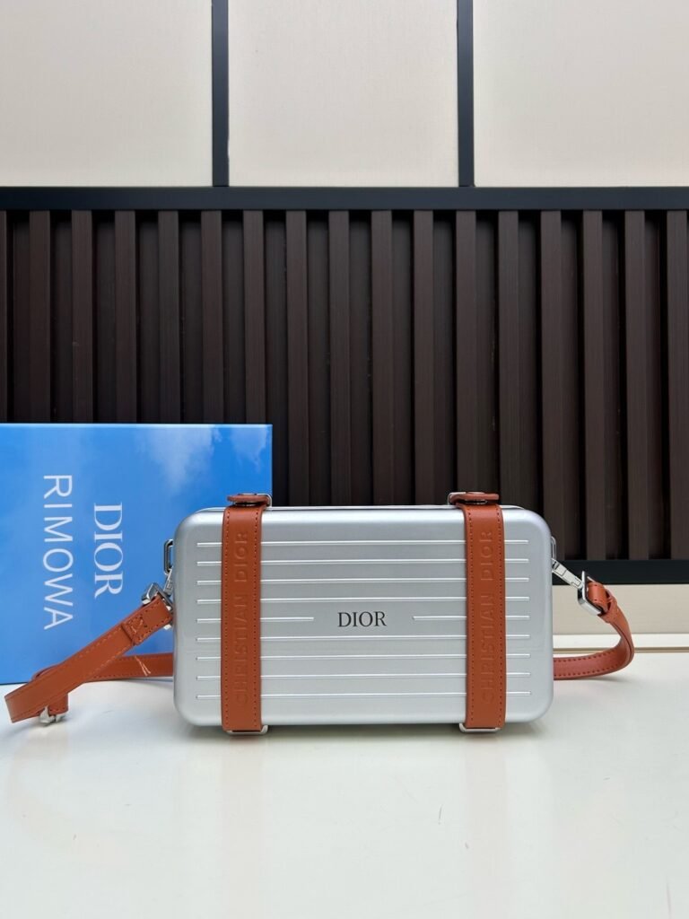 Dior Dior x RIMOWA Personal Clutch 20 × 11 × 6 cm – Argent et Cognac
