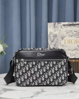 Dior Rider Zipped Messenger Dior Oblique 23 × 15 × 6,5 cm – Blanc et Noir