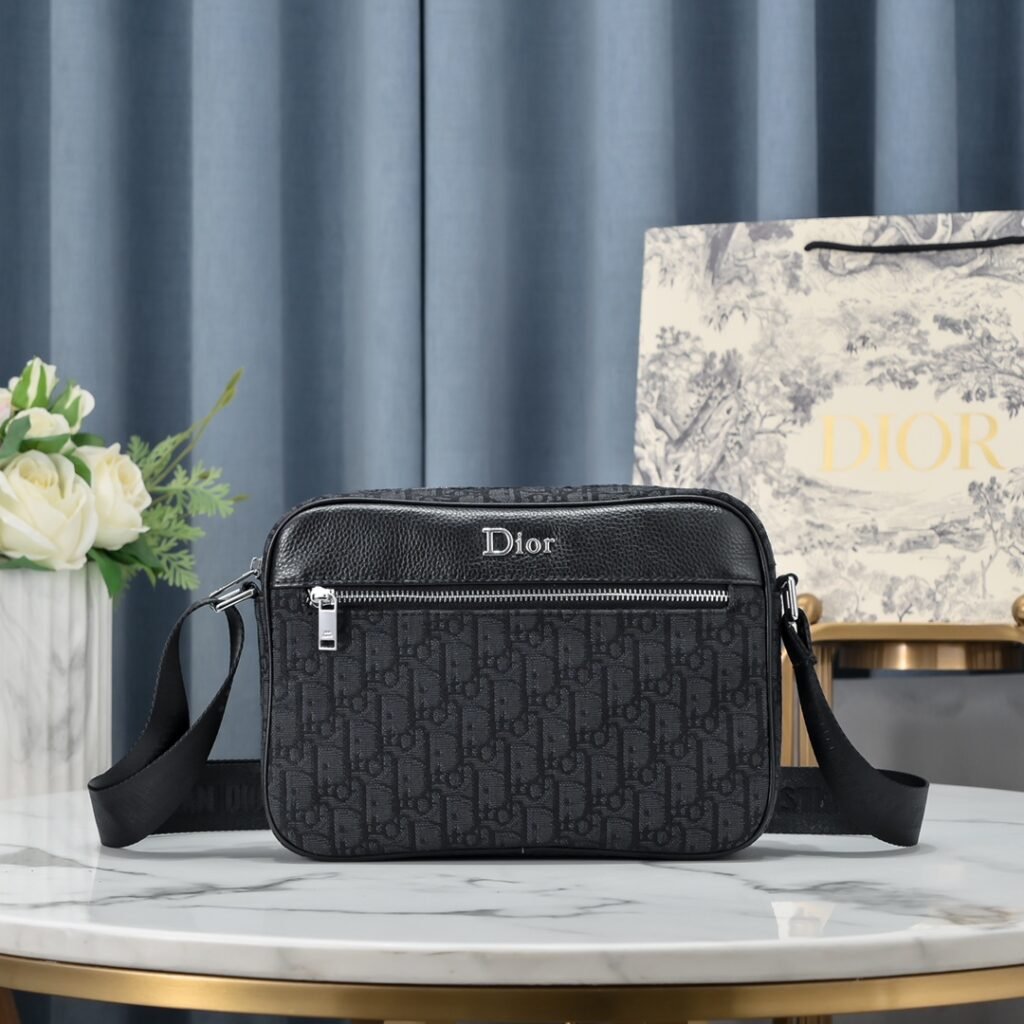 Dior Rider Zipped Messenger Dior Oblique 23 × 15 × 6,5 cm – Noir et Gris