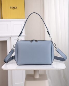 Fendi By The Way Soft Medium 29 × 17 × 13 cm – Bleu Clair