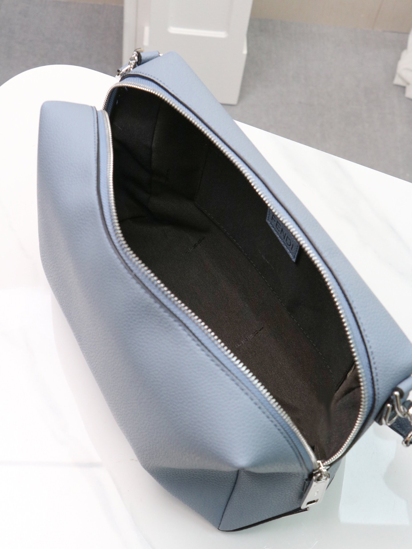 Fendi By The Way Soft Medium 29 × 17 × 13 cm – Bleu Clair – Image 9
