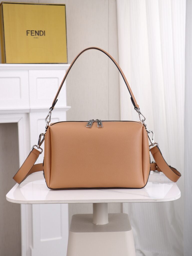 Fendi By The Way Soft Medium 29 × 17 × 13 cm – Camel