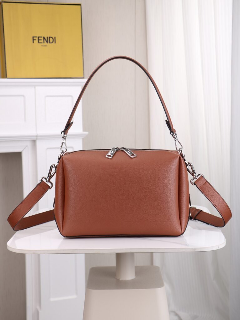 Fendi By The Way Soft Medium 29 × 17 × 13 cm – Cognac