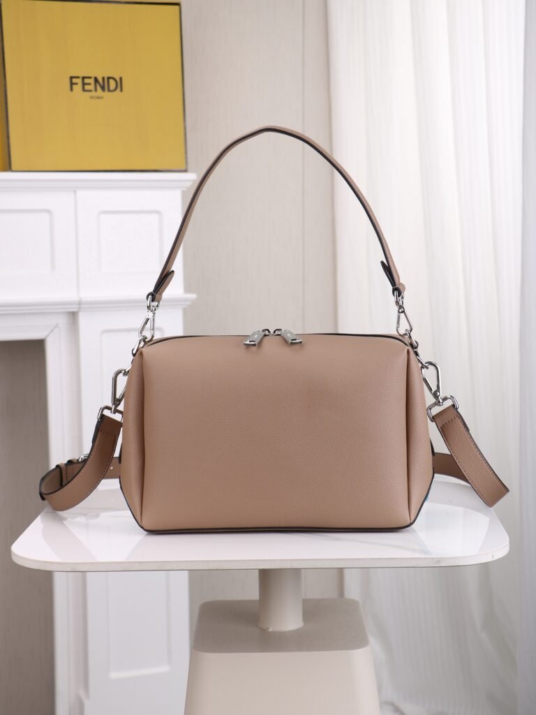 Fendi By The Way Soft Medium 29 × 17 × 13 cm – Taupe