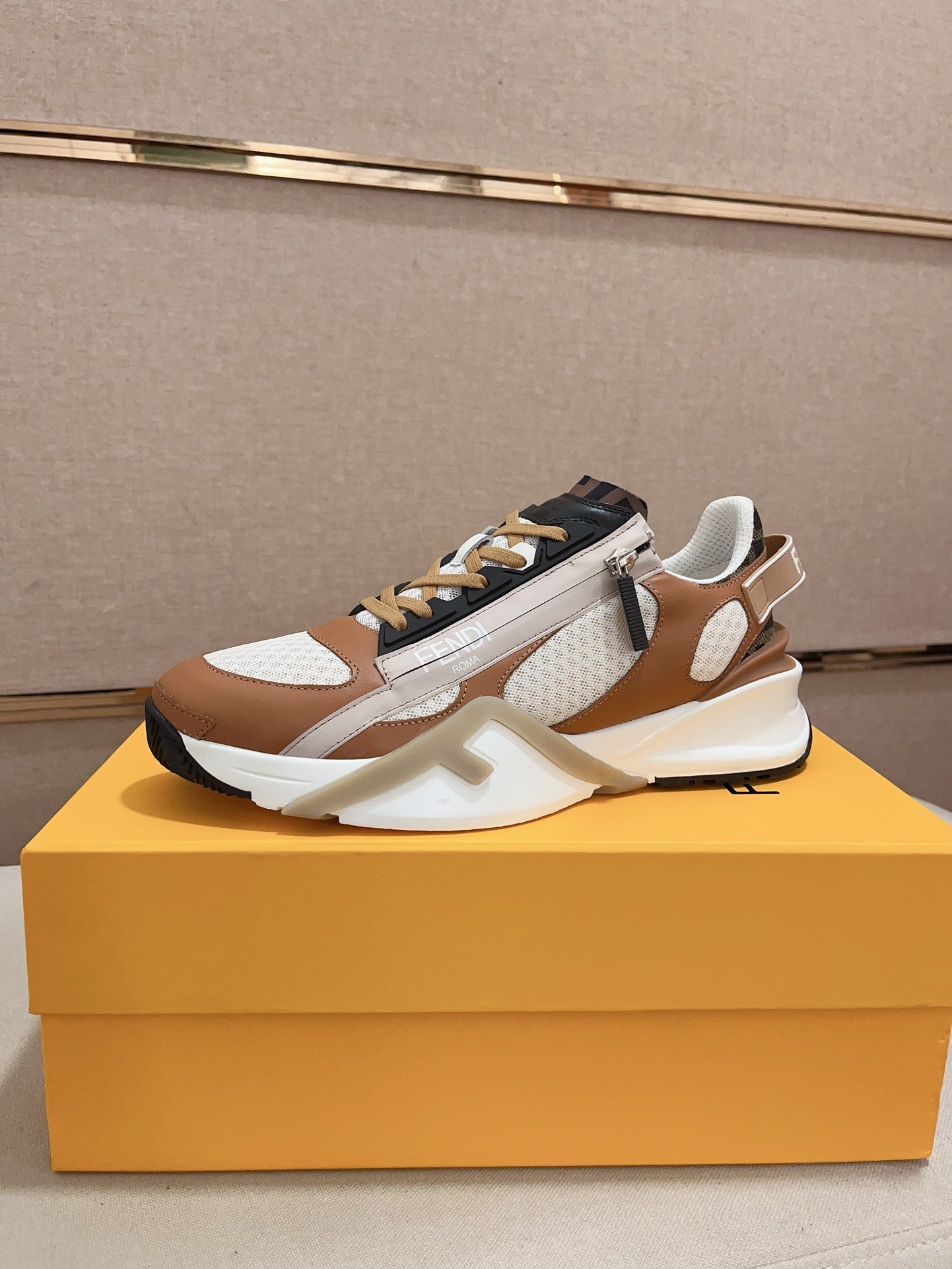 Fendi Match marron et blanc