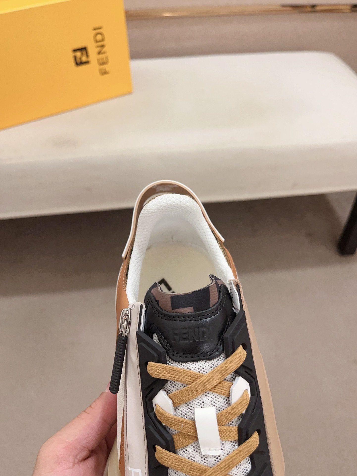 Fendi Match marron et blanc – Image 6